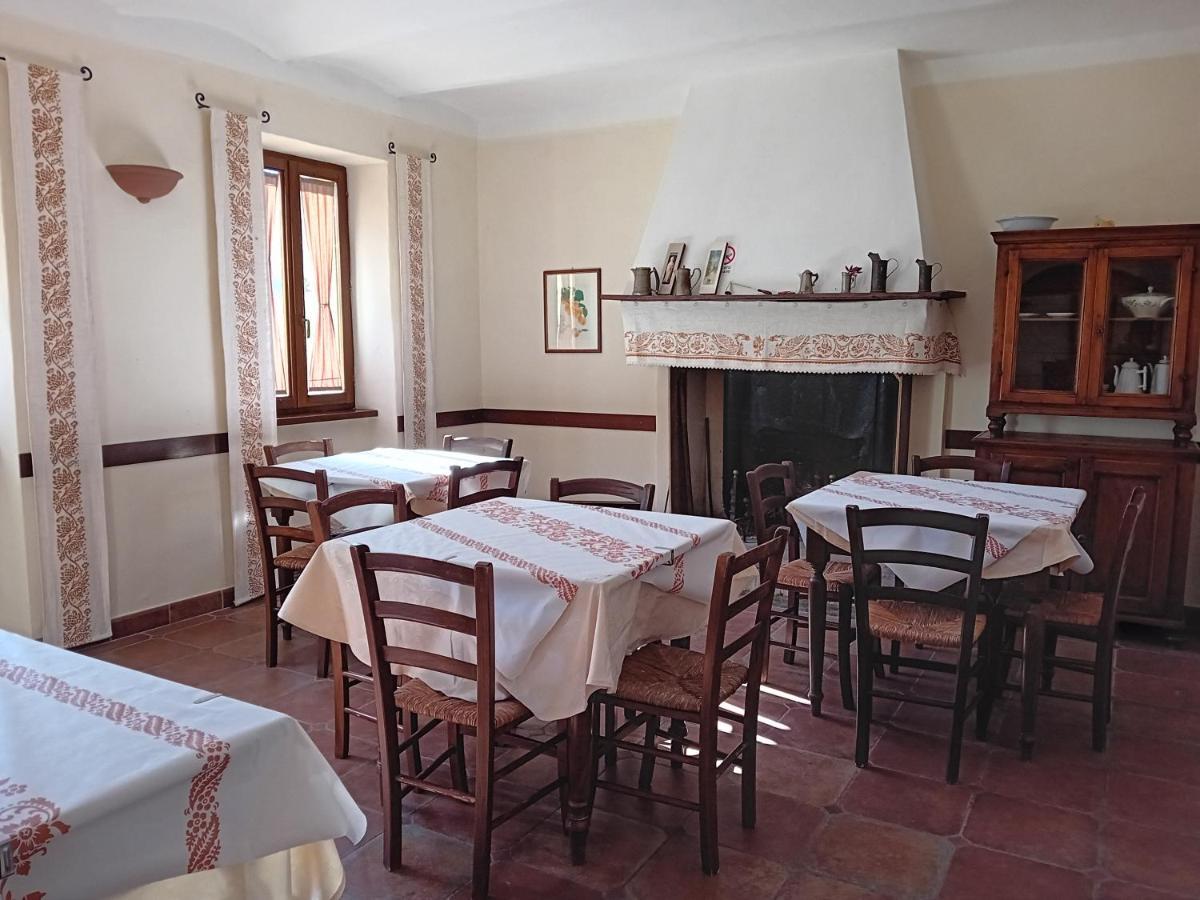 Agriturismo Valpietro Bed & Breakfast Urbania Exterior foto